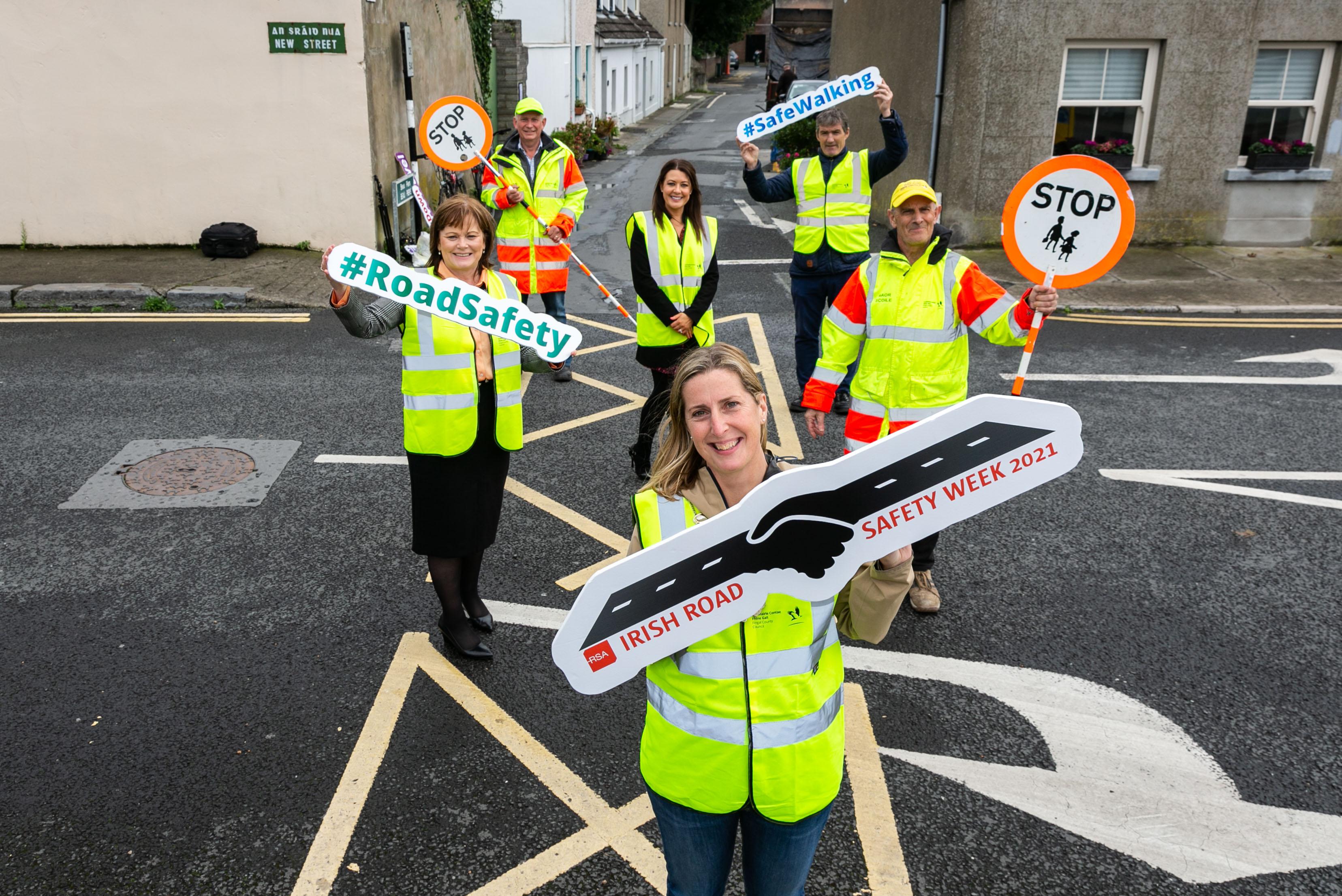 https://www.fingal.ie/smayor of fingal cllr seána -o rodaigh with chief executive active travel team and school traffic-wardens.