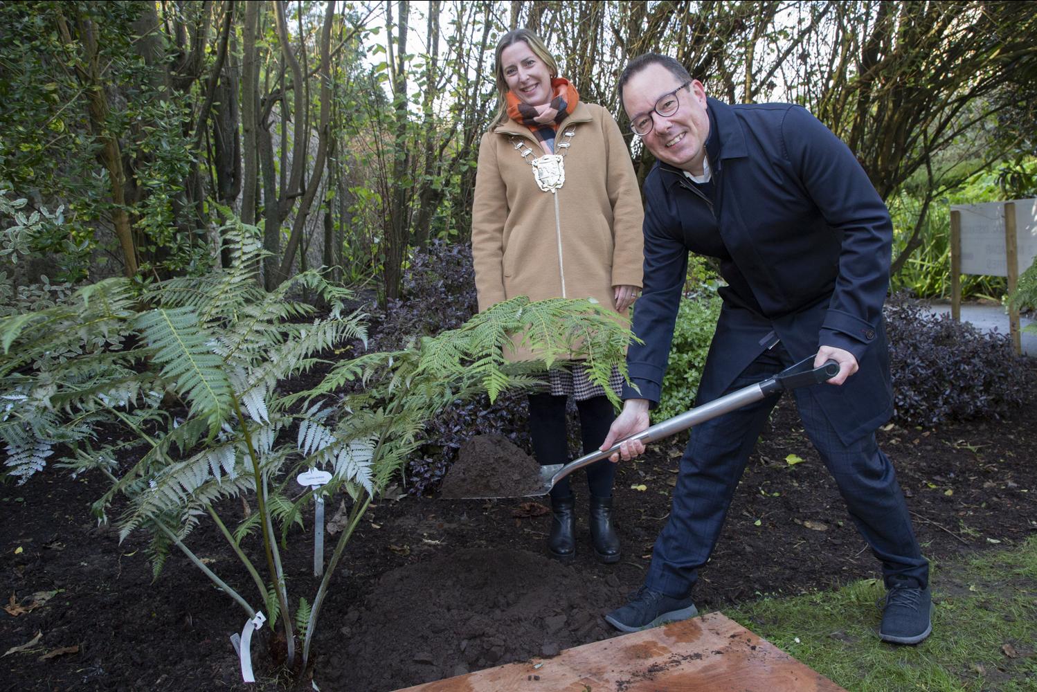 New Zealand Ambassador Brad Burgess and Mayor of Fingal Seána Ó Rodaigh