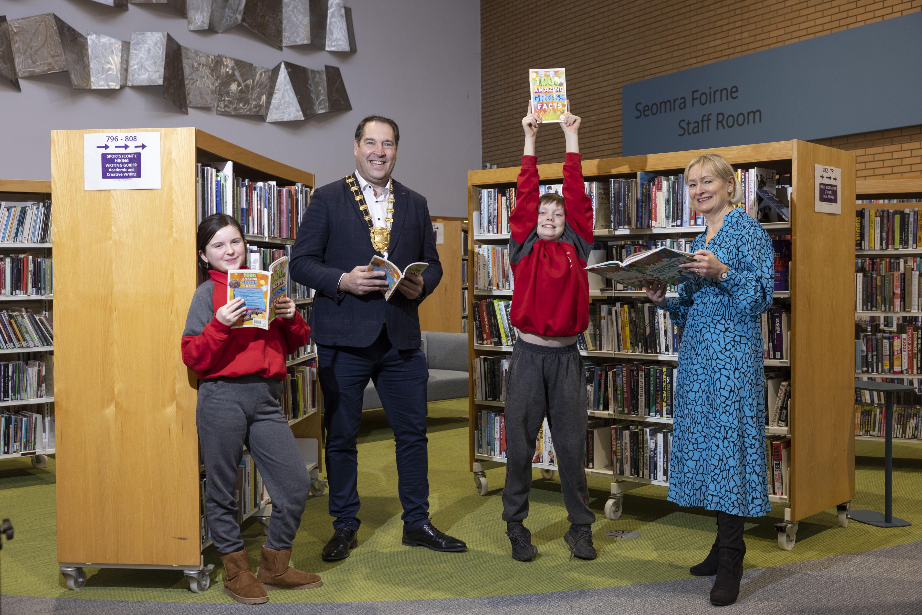 Book gifting programme Mayor Betty Boardman