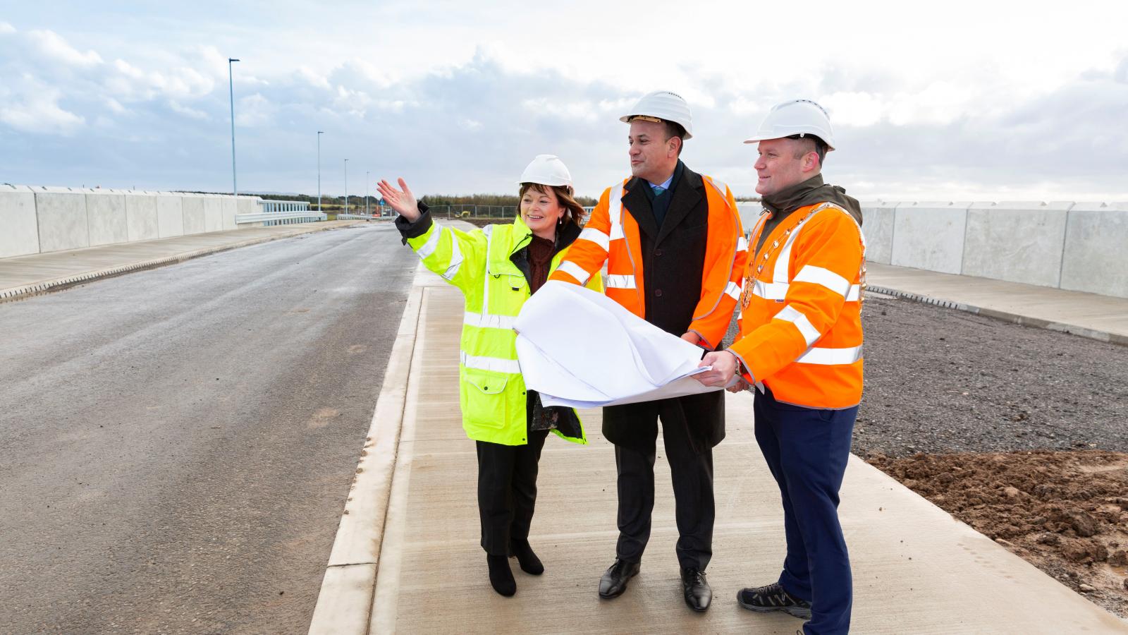 The Mayor of Fingal, Cllr Eoghan O’Brien and Fingal County Council Chief Executive AnnMarie Farrelly gave An Taoiseach Leo Varadkar, TD, an update on the progress of the Donabate Distributor Road during a site visit today.